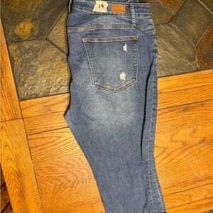 Judy Blue Distressed Straight Leg Jeans